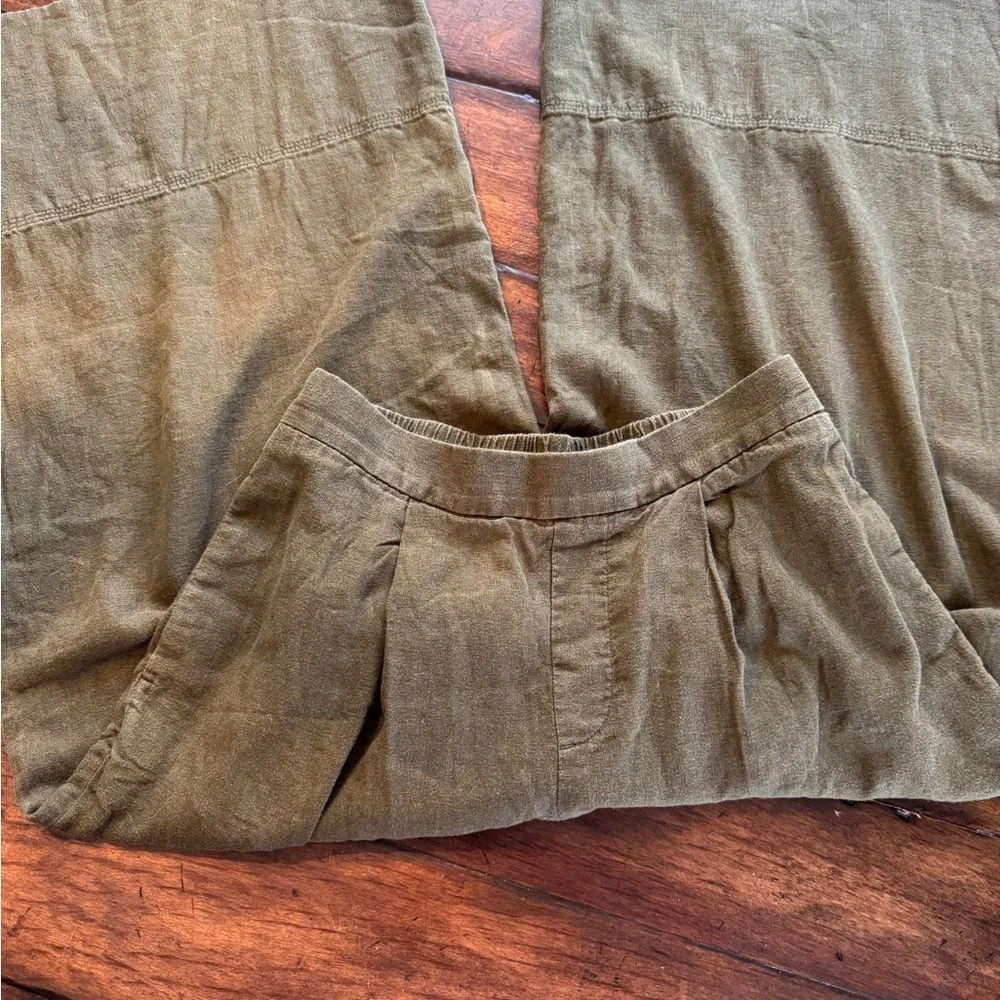 Women’s Banana Republic Wide Leg Crop Green Pants- Size XS